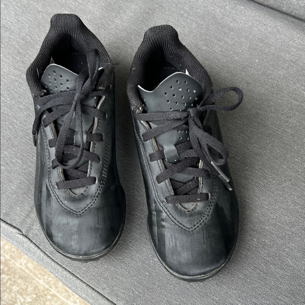 Black Low-Top Athletic Sneakers